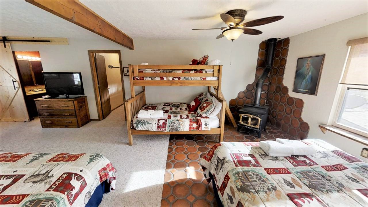 Bunkroom (1)