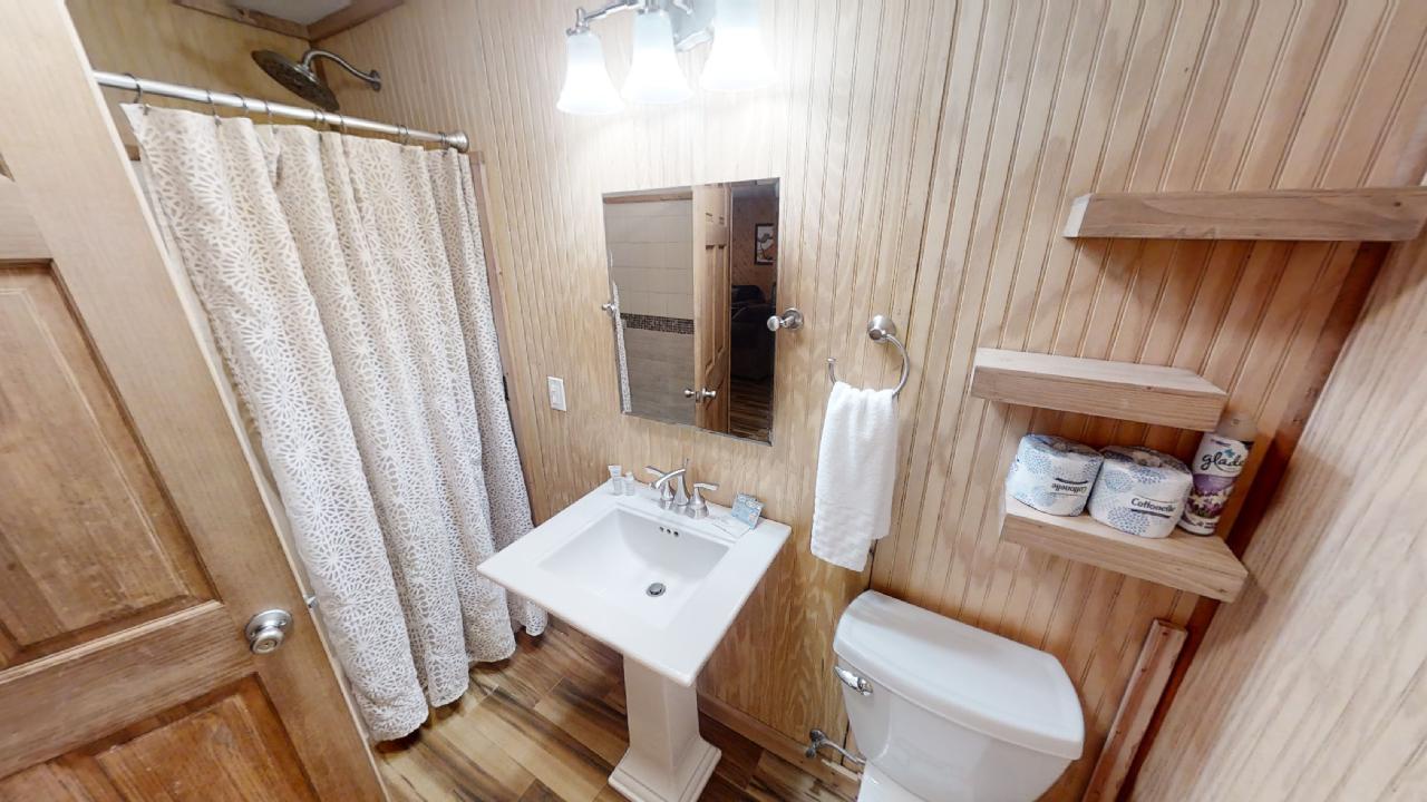 Hillside-Haven-main floor full bath