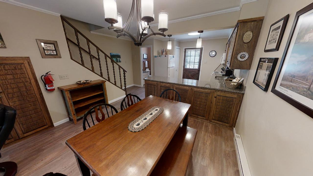 Claim-Jumper-Townhouse-5-06042022_093127