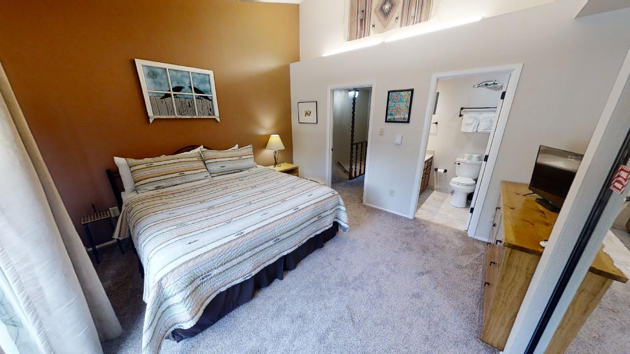Claim-Jumper-Townhouse-5-06042022_093553