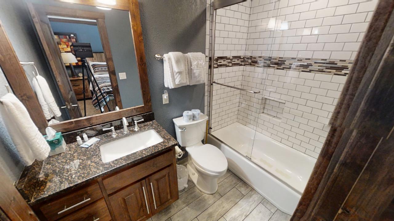 Trails-End-Upstairs Bath 2nd Bedroom