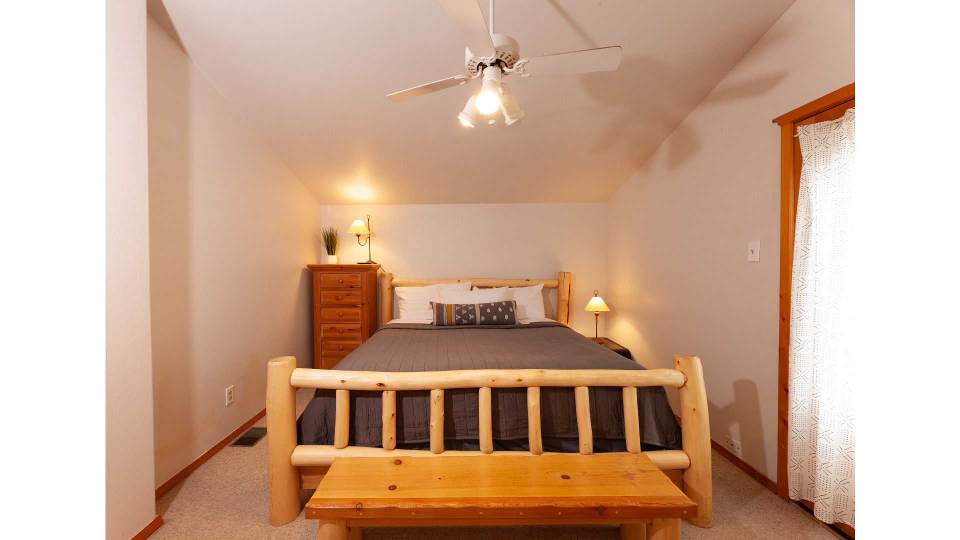 The Knotty Pine