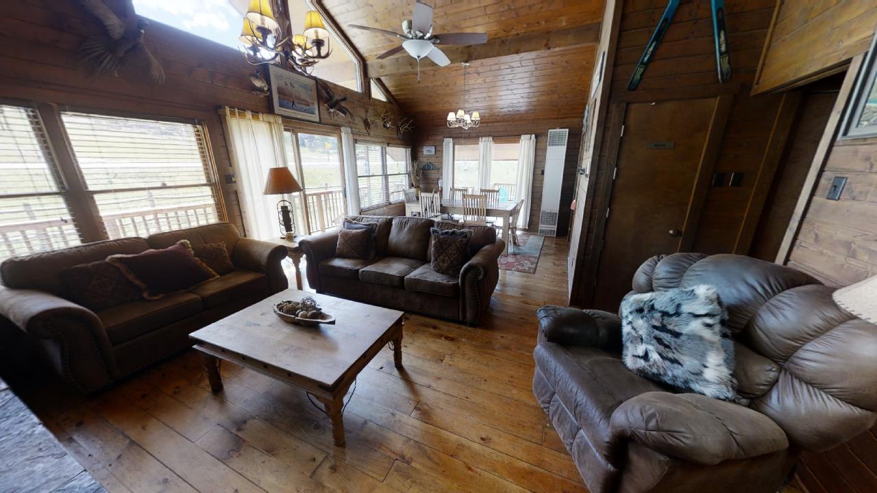 Bear-Valley-Cabin-08312021_115857