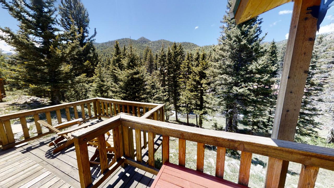 Whispering-Pines-copy-08052022_092417