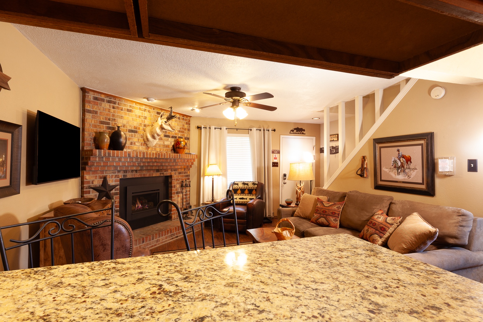 Grandview 1 Rustic Retreat