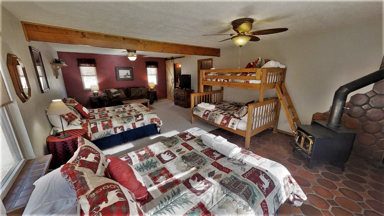 Bunkroom (2)