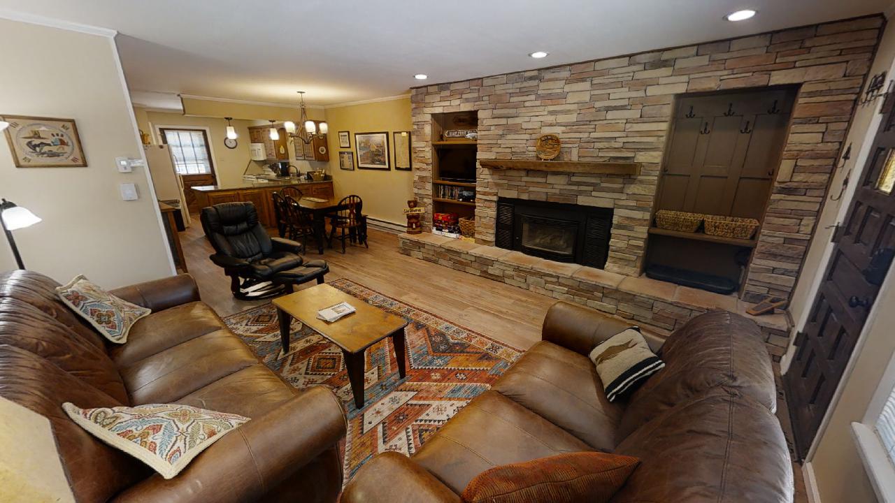 Claim-Jumper-Townhouse-5-06042022_093033