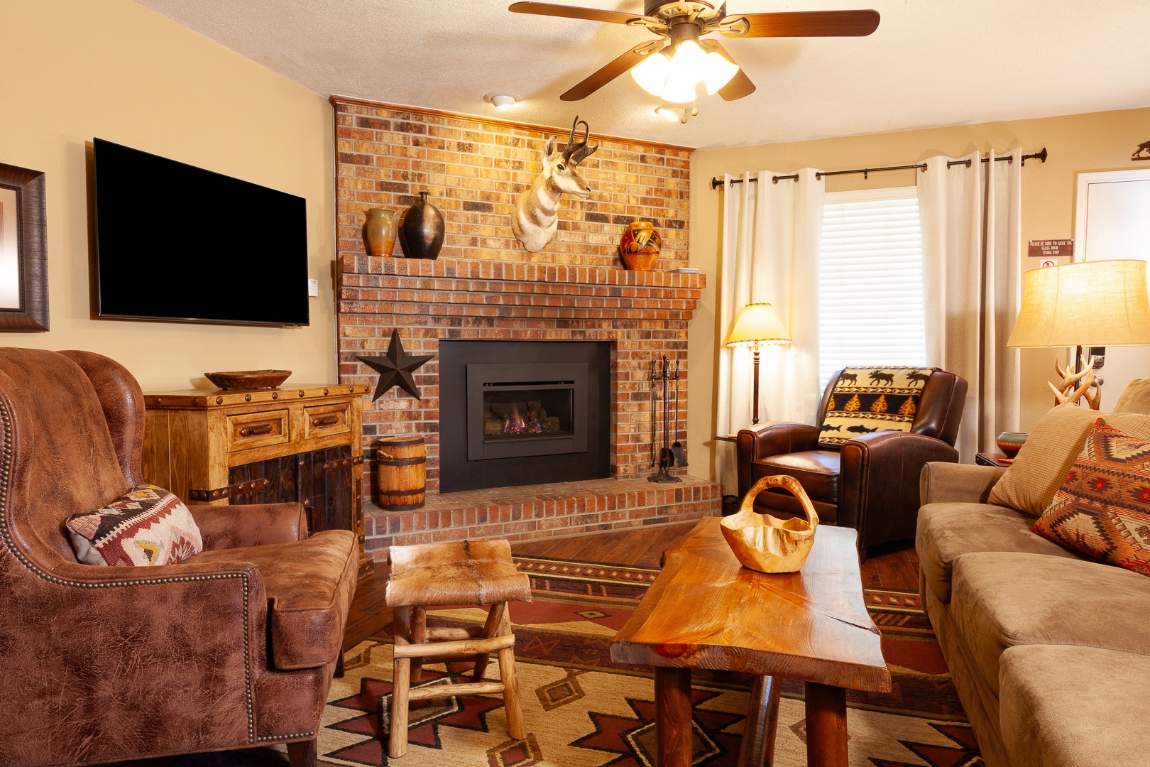 Grandview 1 Rustic Retreat