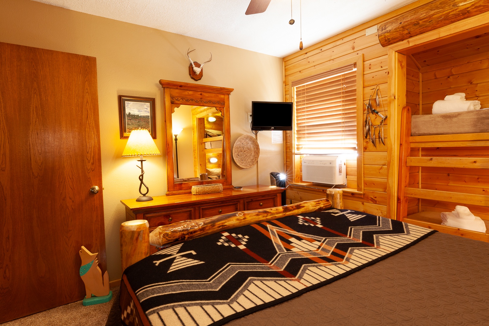 Grandview 1 Rustic Retreat