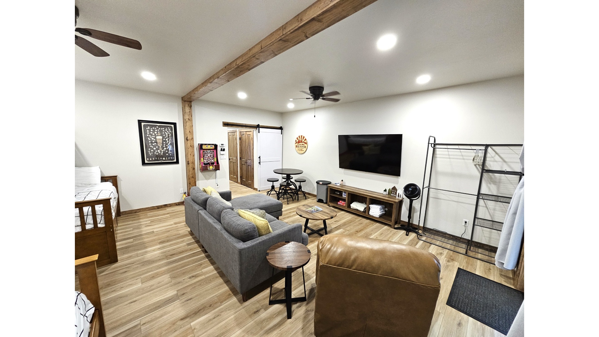 Bunkroom (4)