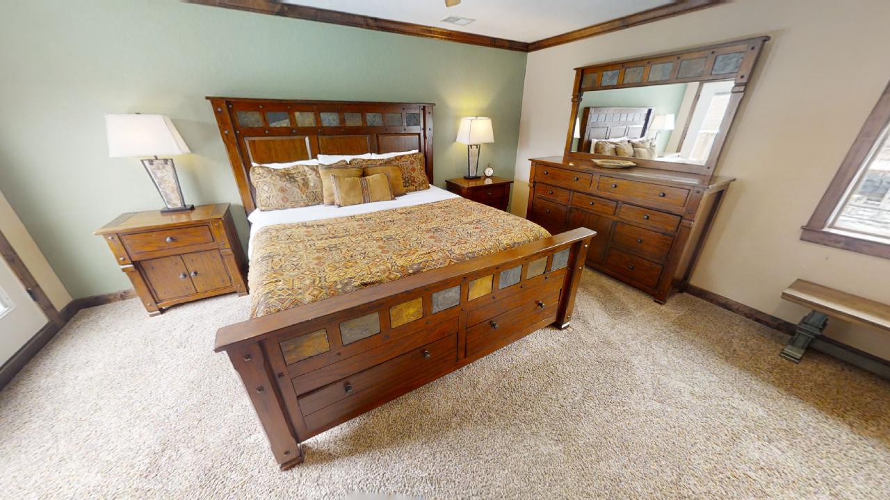 Trails-End-Master bedroom