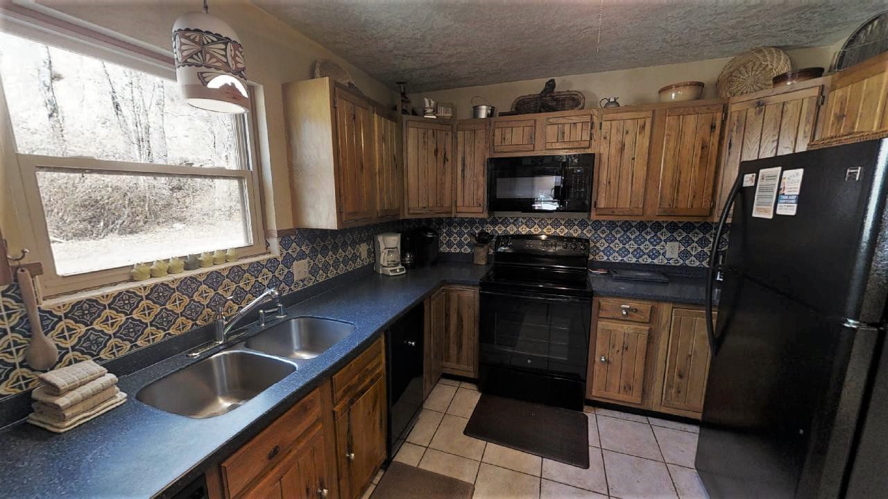 Kitchen (2)