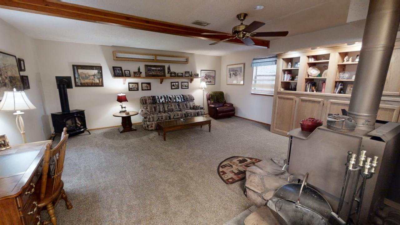 Roberts-Trappers-Lodge-copy-Living Area