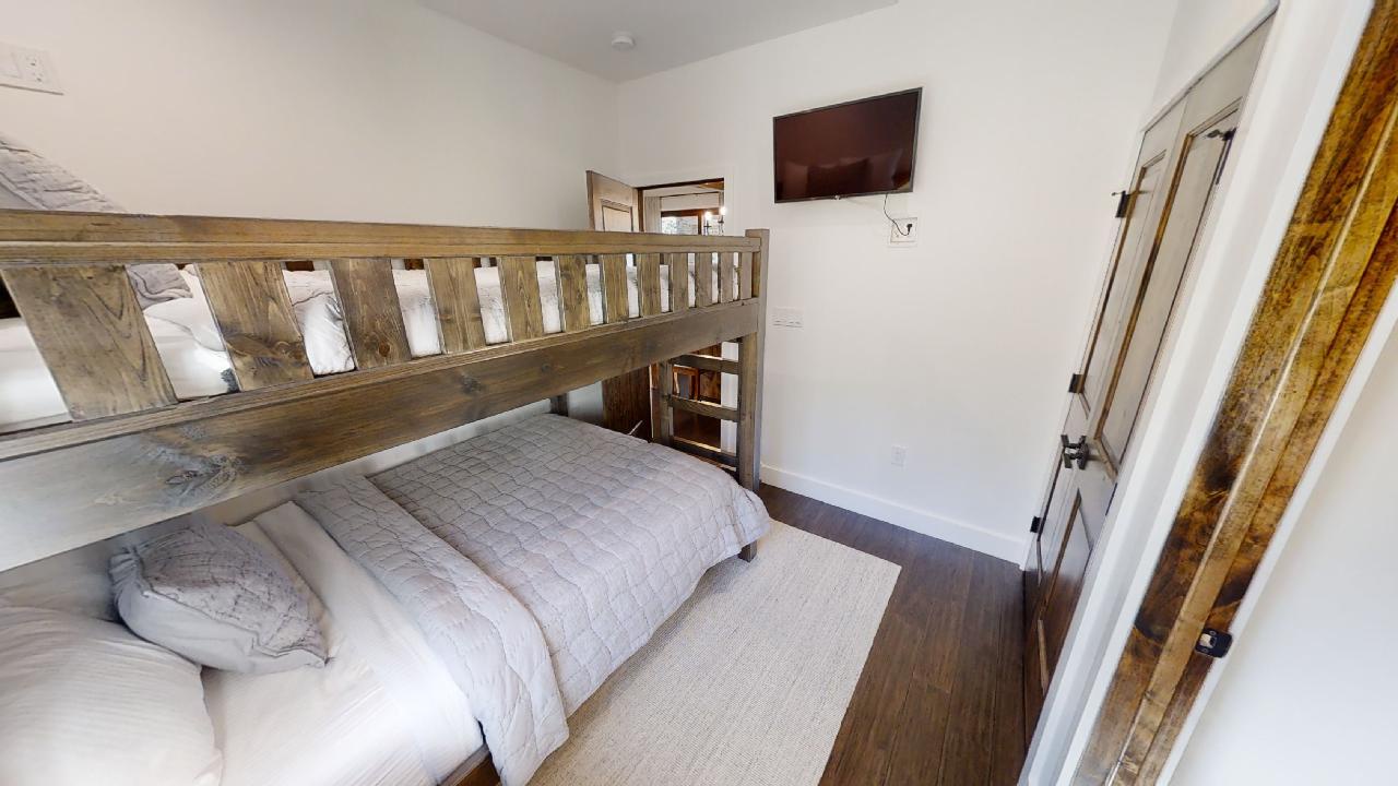 Chalet-Genepi-bunk room