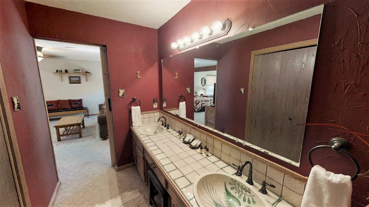 Bathroom 3 (2)