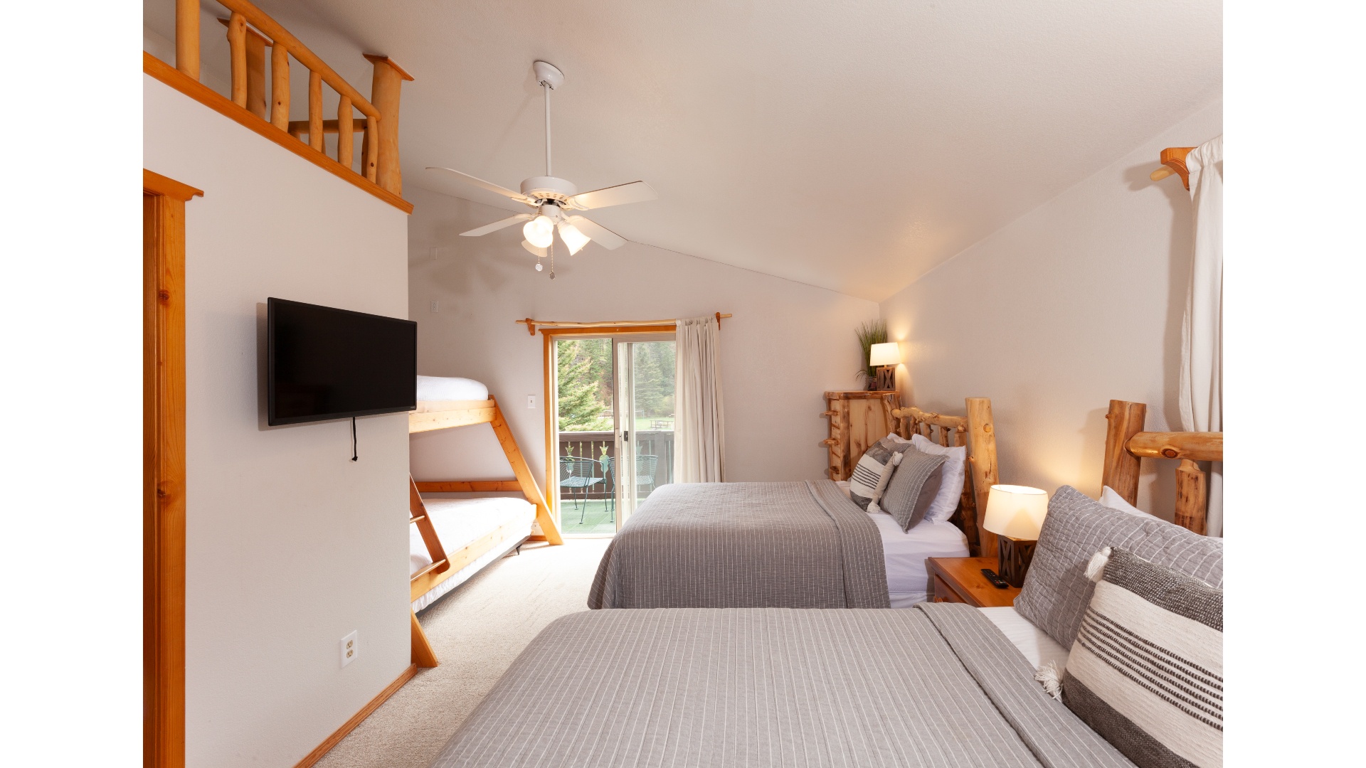 The Knotty Pine