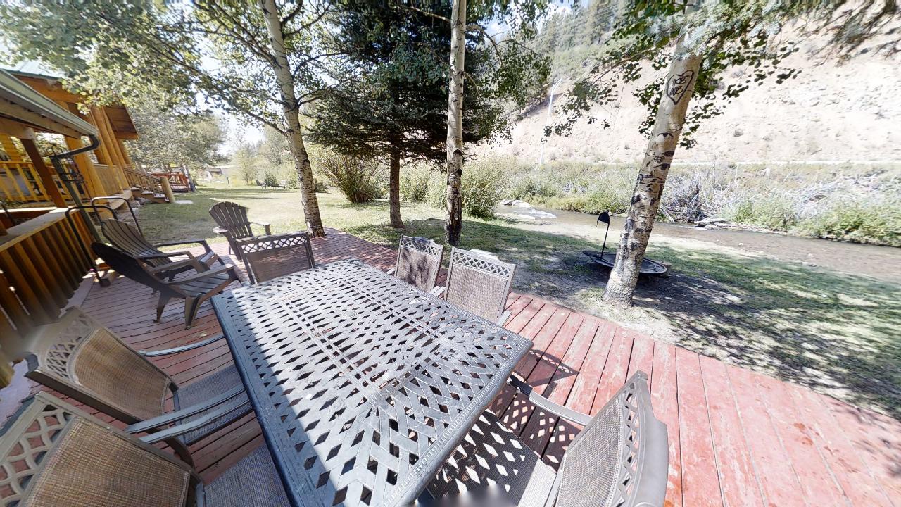914-River-Charm-01262022_154636