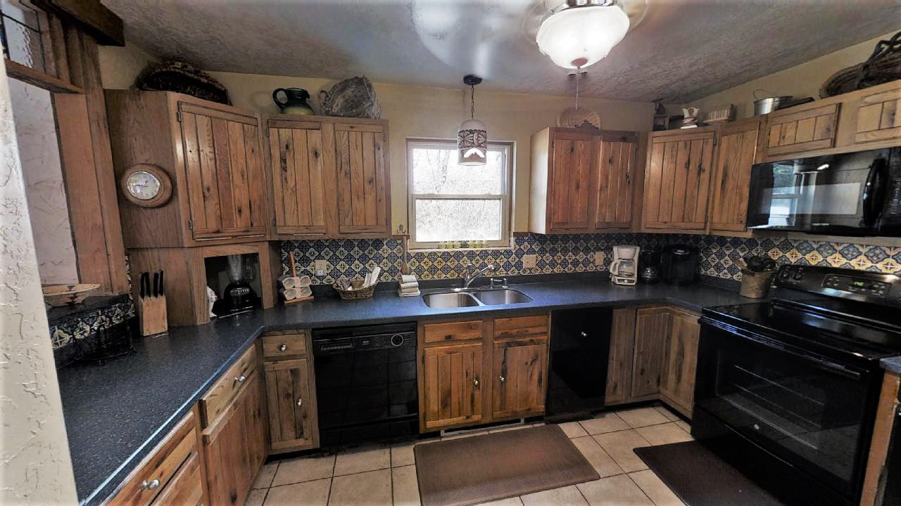 Kitchen (1)