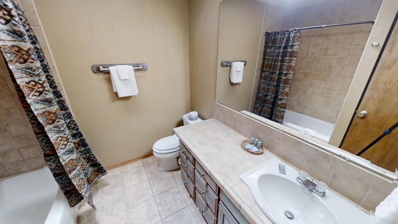 Wildwood-Upstairs Bath