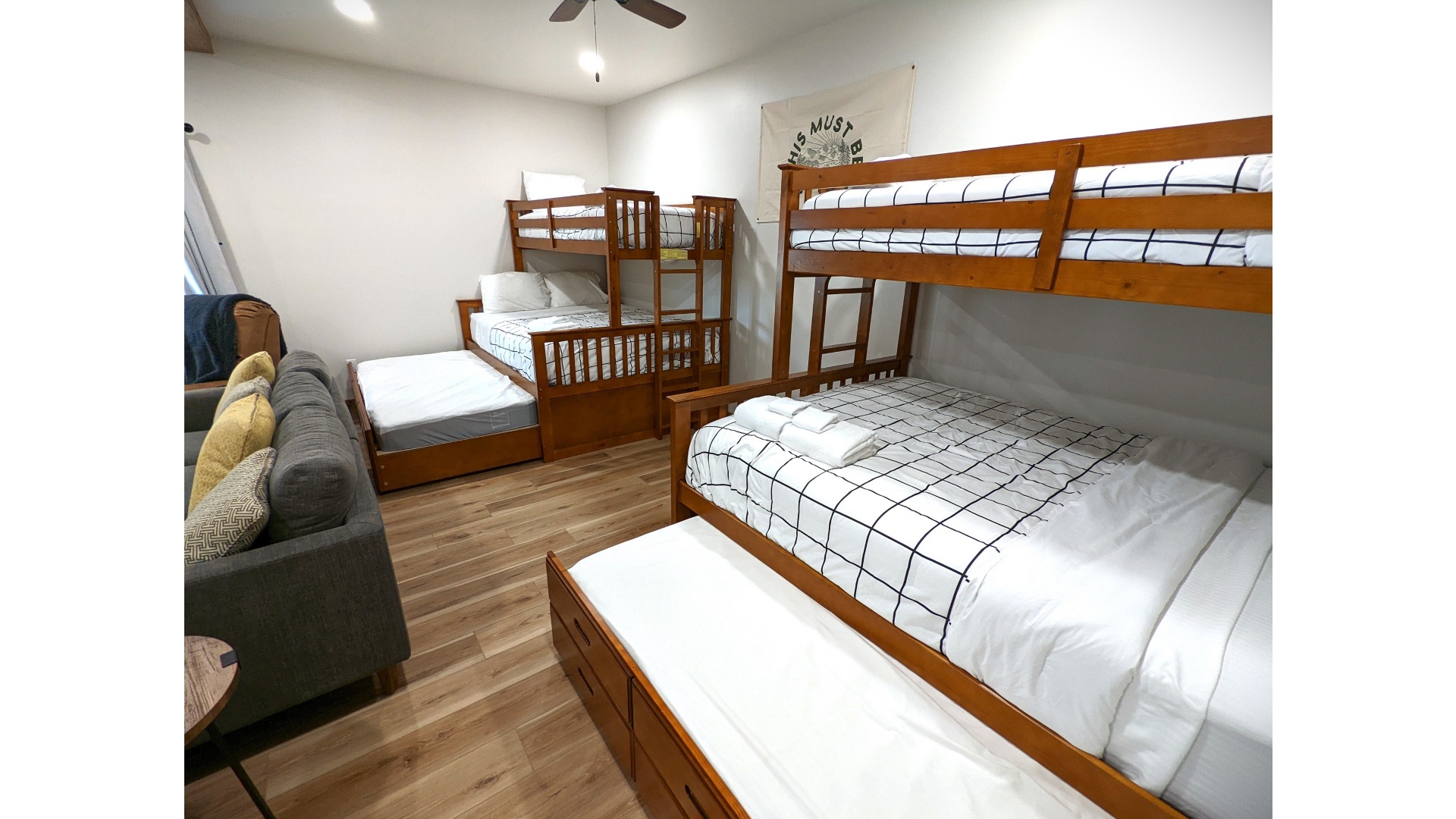 Bunkroom (5)