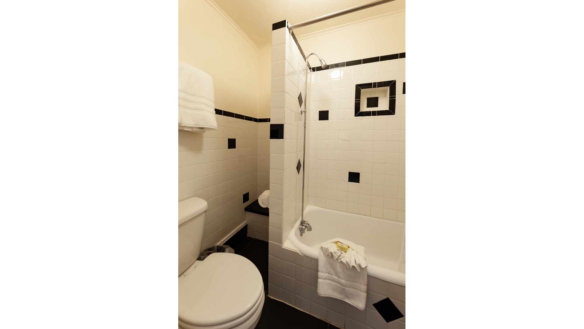WEB Jesse James Room -6