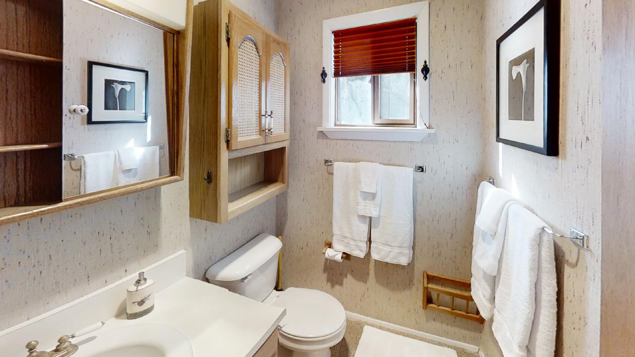 Apt Bathroom 1