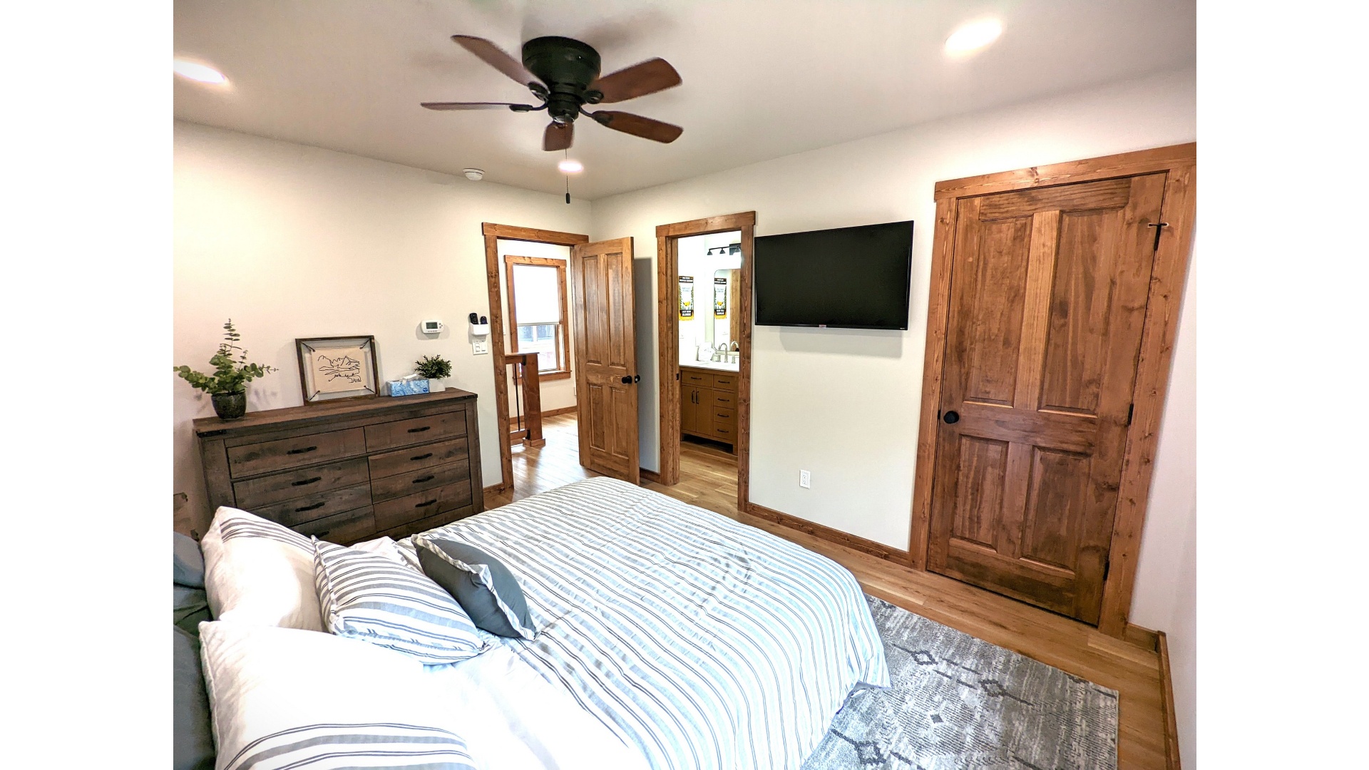 Bedroom 1 w/bathroom