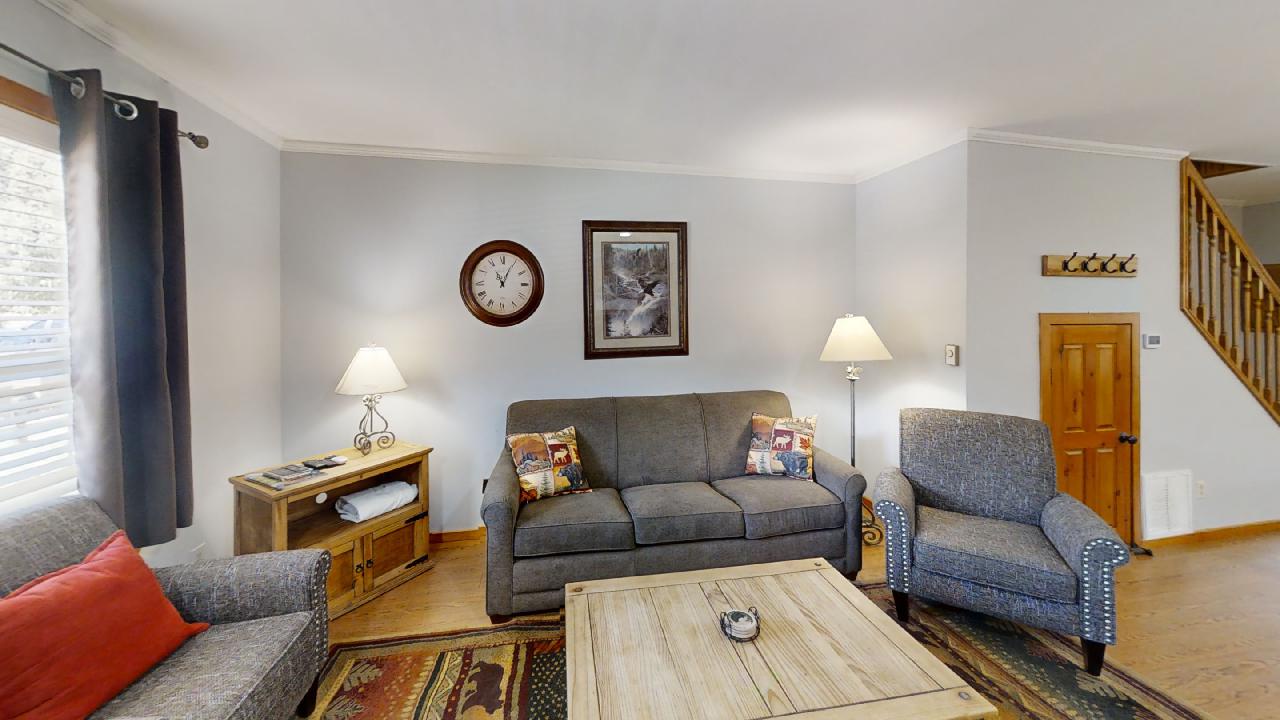 Claim-Jumper-Townhouse-1-Living-Room(1)