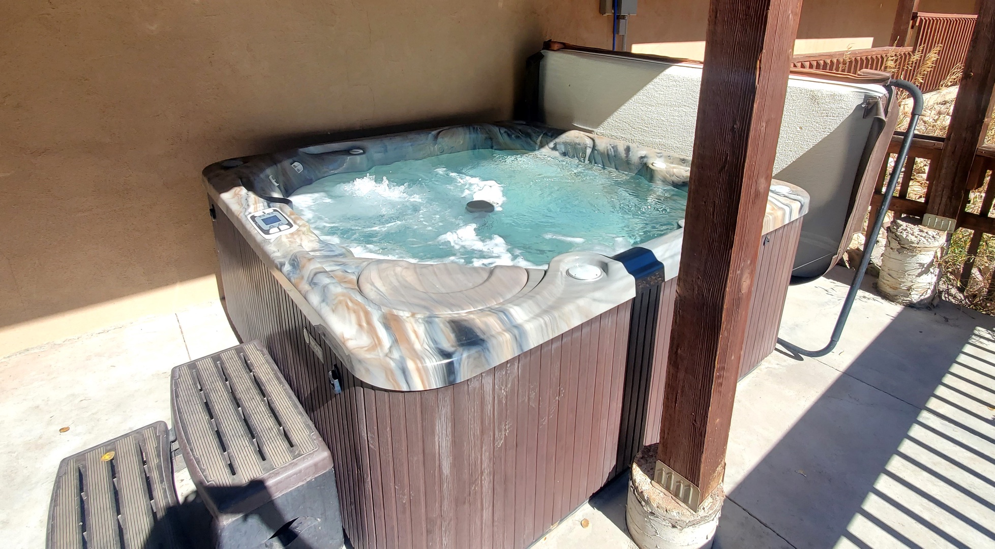 MRhottub 2