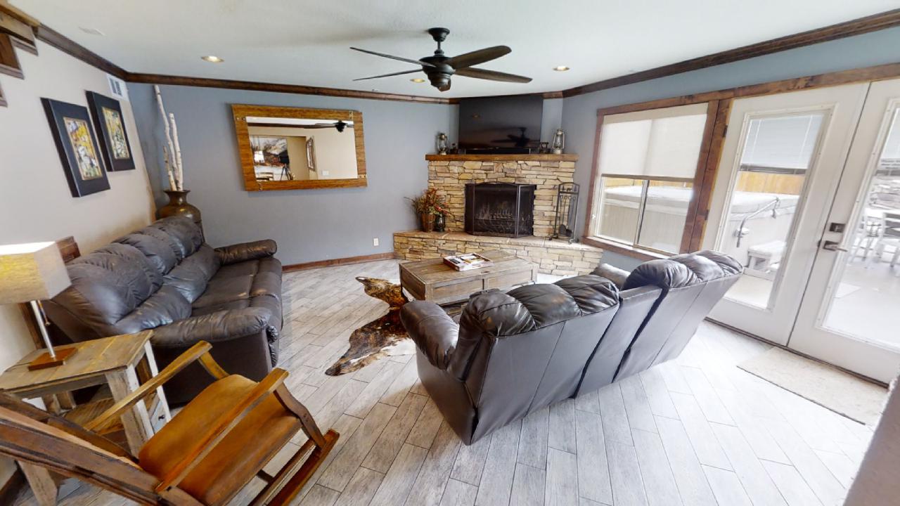 Trails-End-Living Area