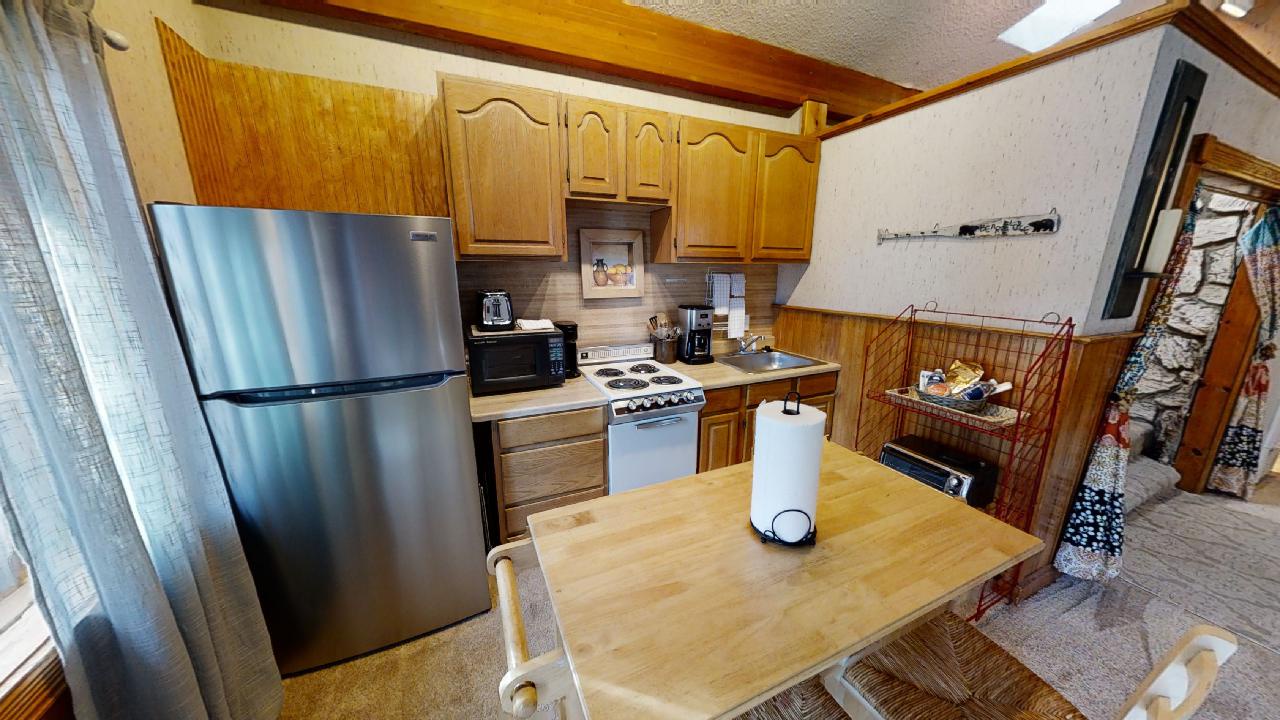 Apt Kitchen