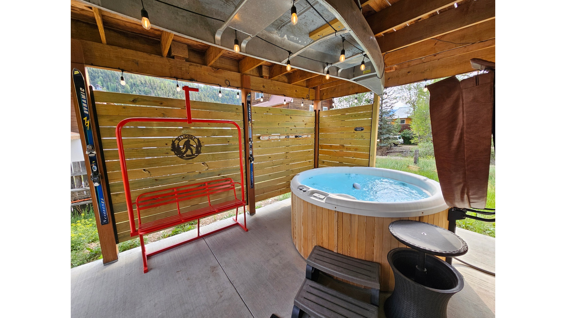 Hot Tub (2)