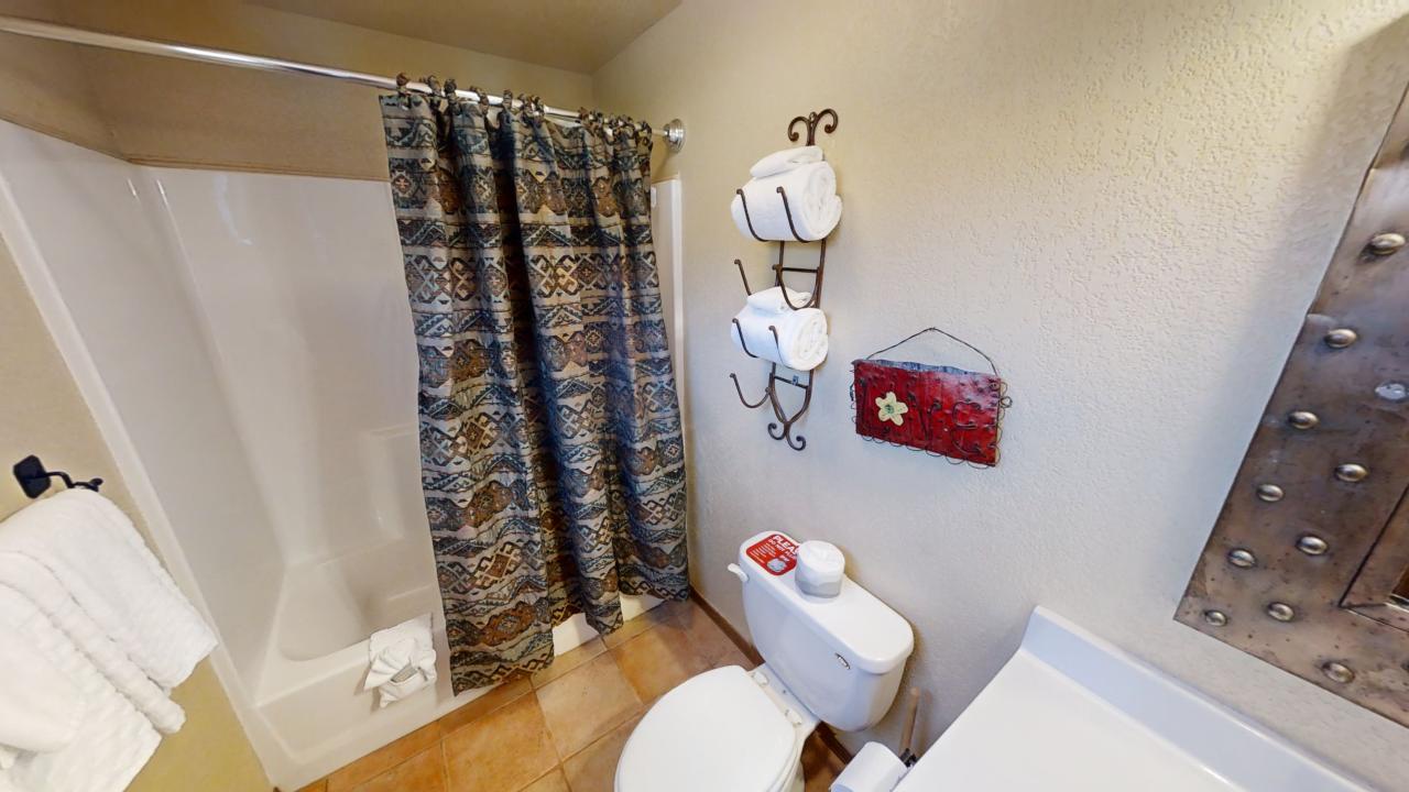 River-Ritz-copy-Bath off Bedroom 2