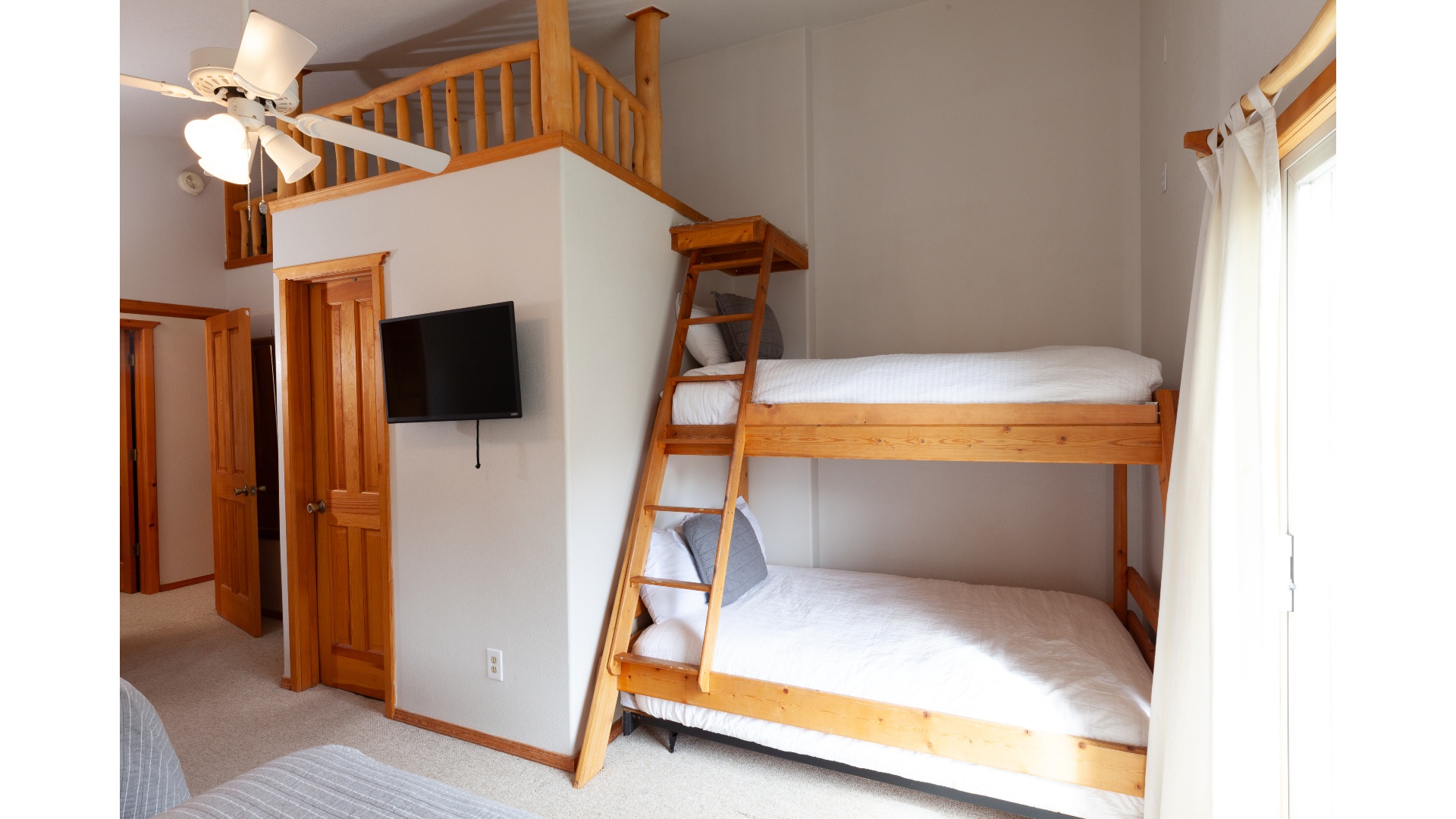 The Knotty Pine
