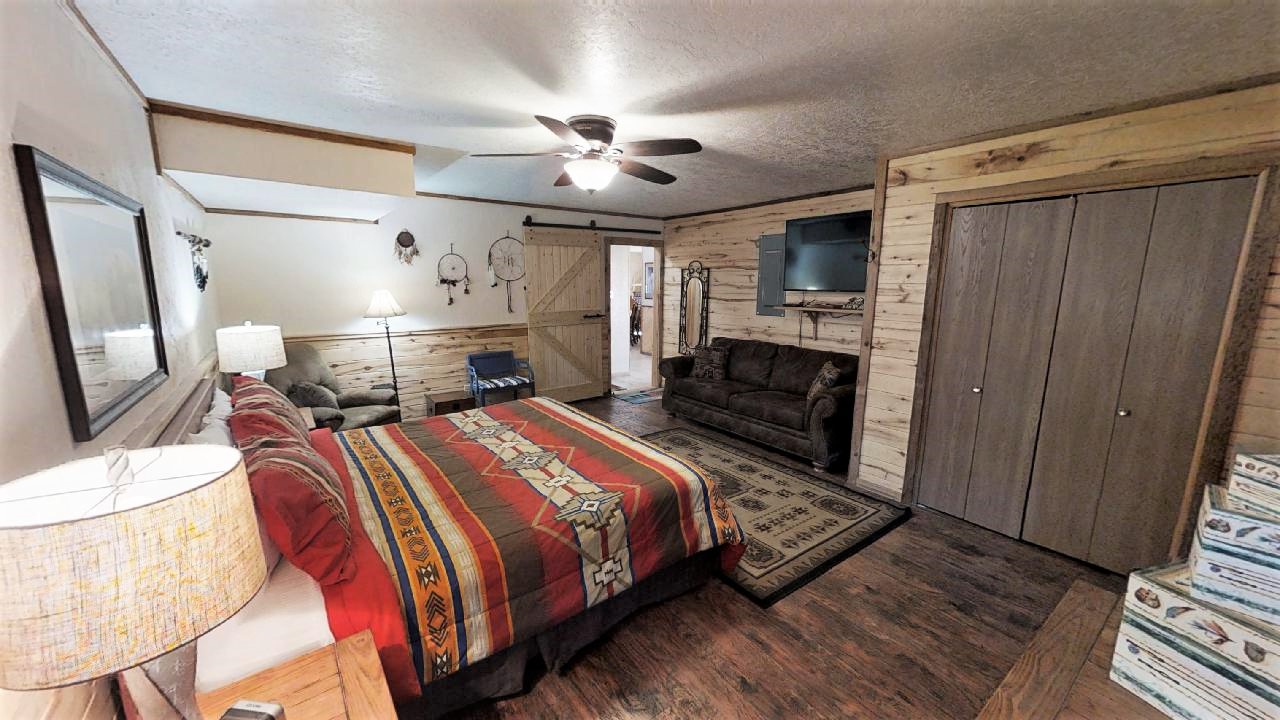 Bedroom 1 (2)