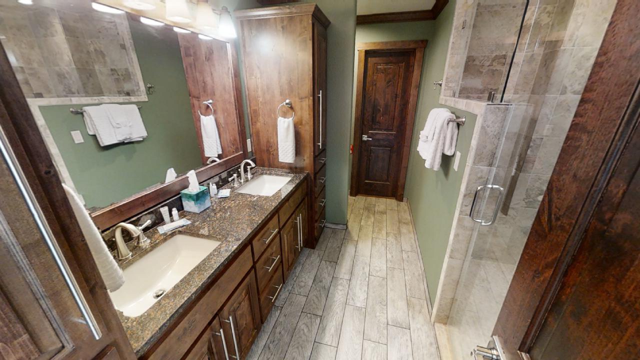 Trails-End-Master Bath
