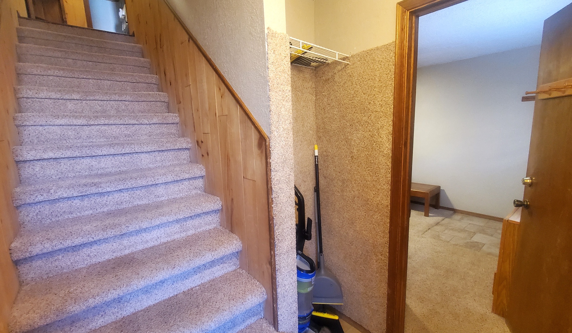 TH Entry & Studio