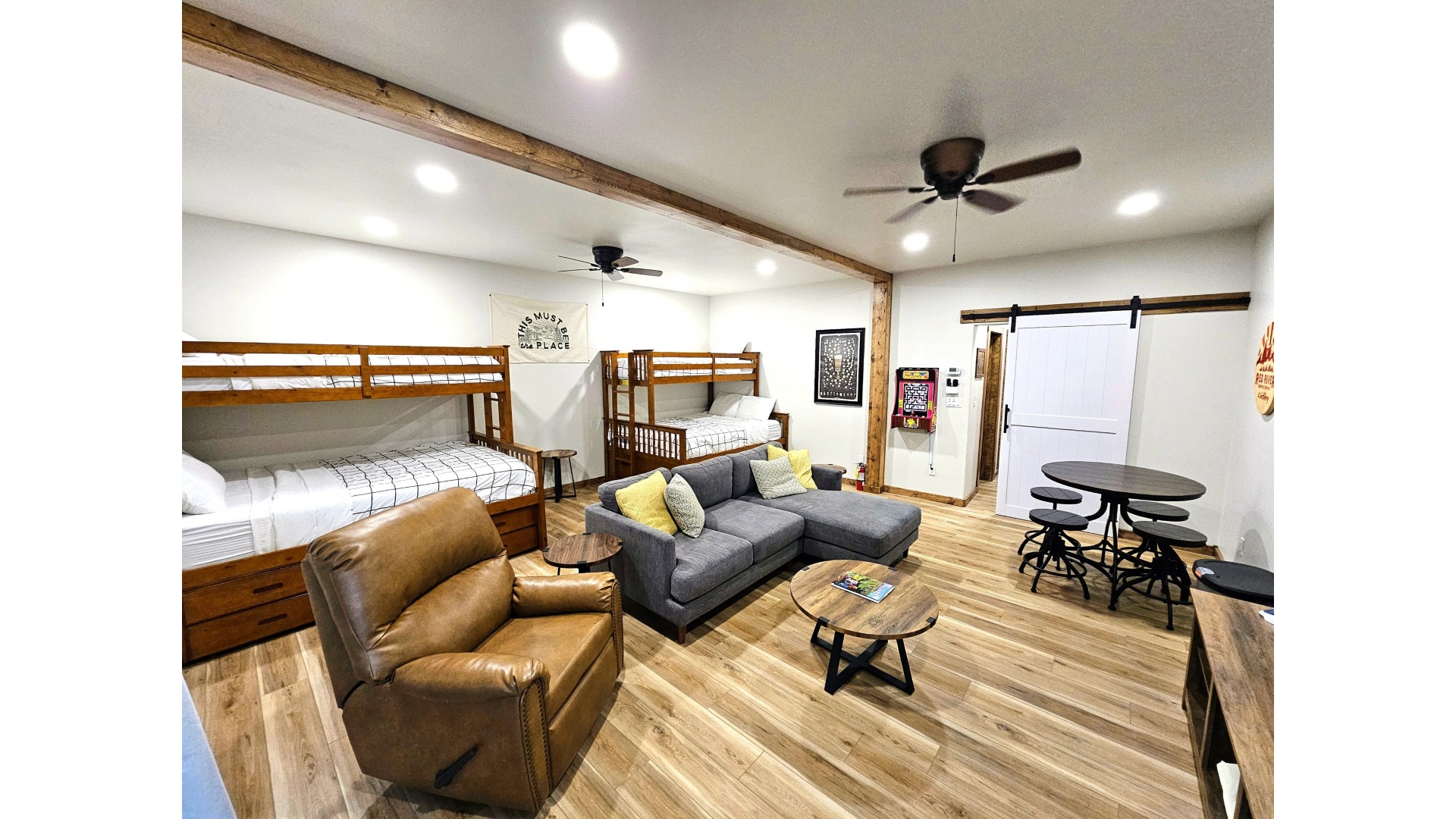Bunkroom (3)