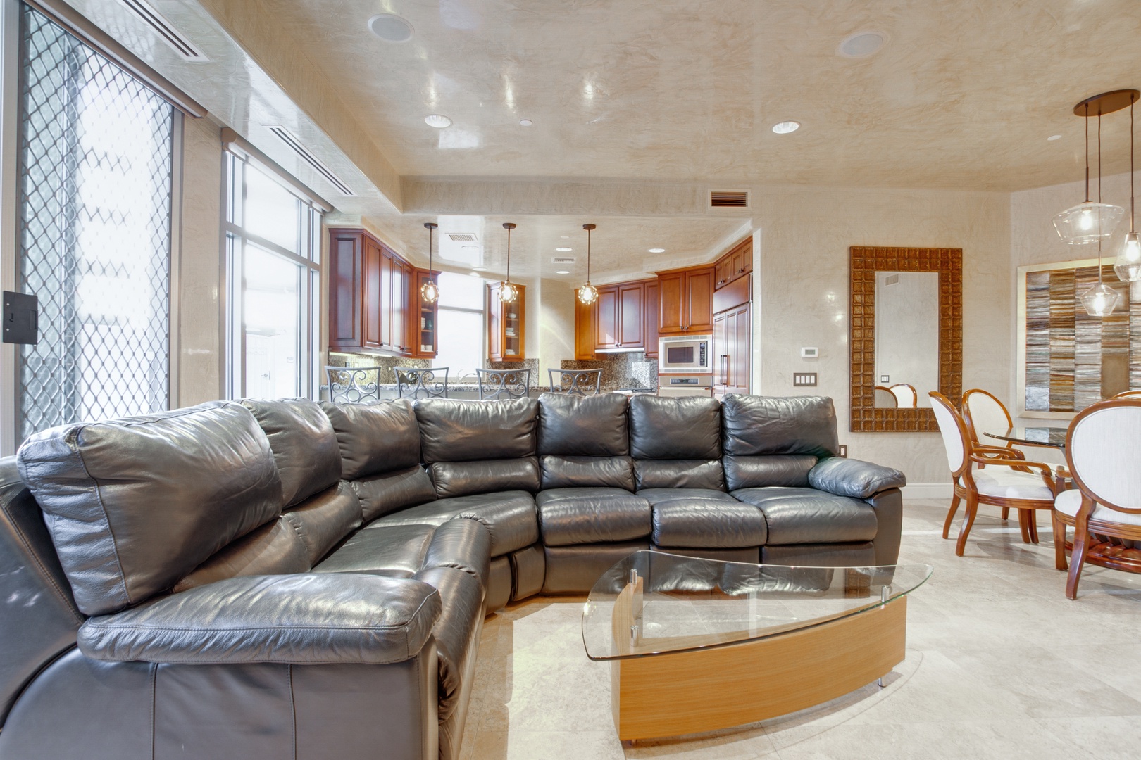 2211 E Camelback Rd 106