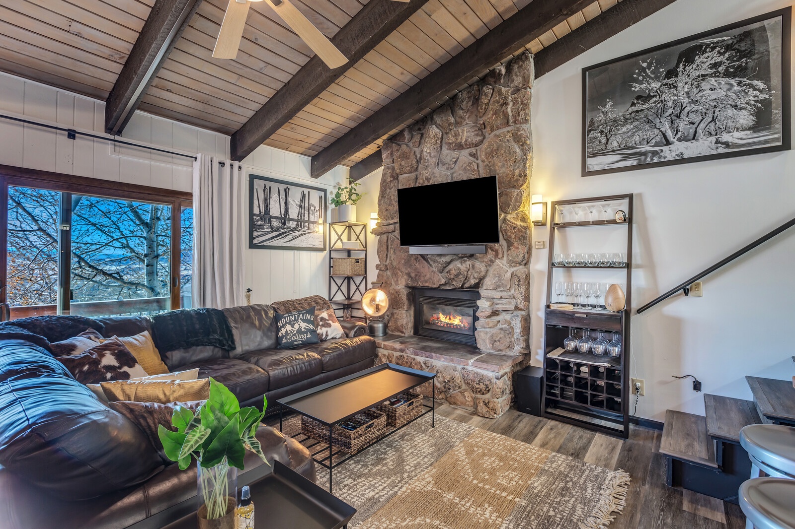 1025 Ski-In, Ski-Out Remodeled Mountain View Penthouse