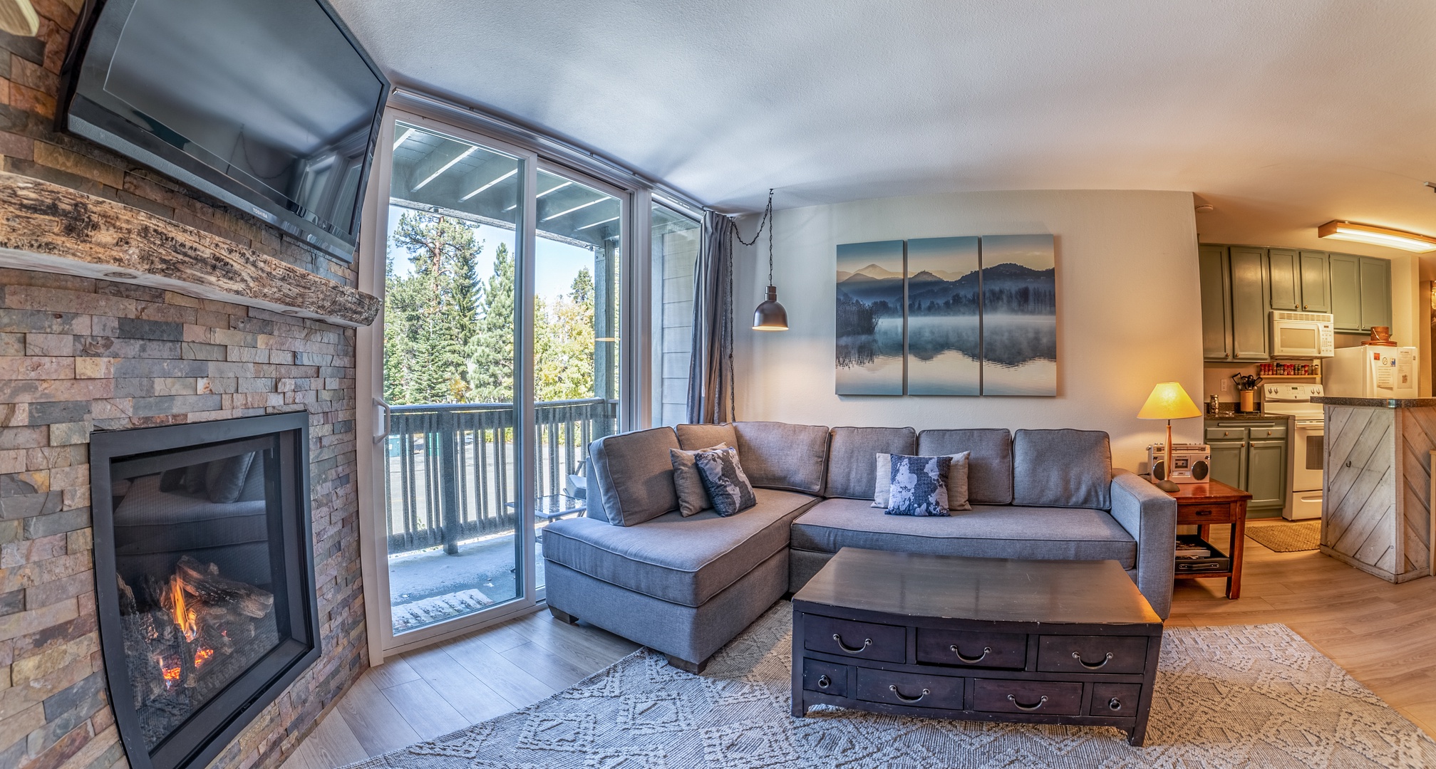 502 Walk to Ski, Intimate Getaway Close to Canyon Lodge