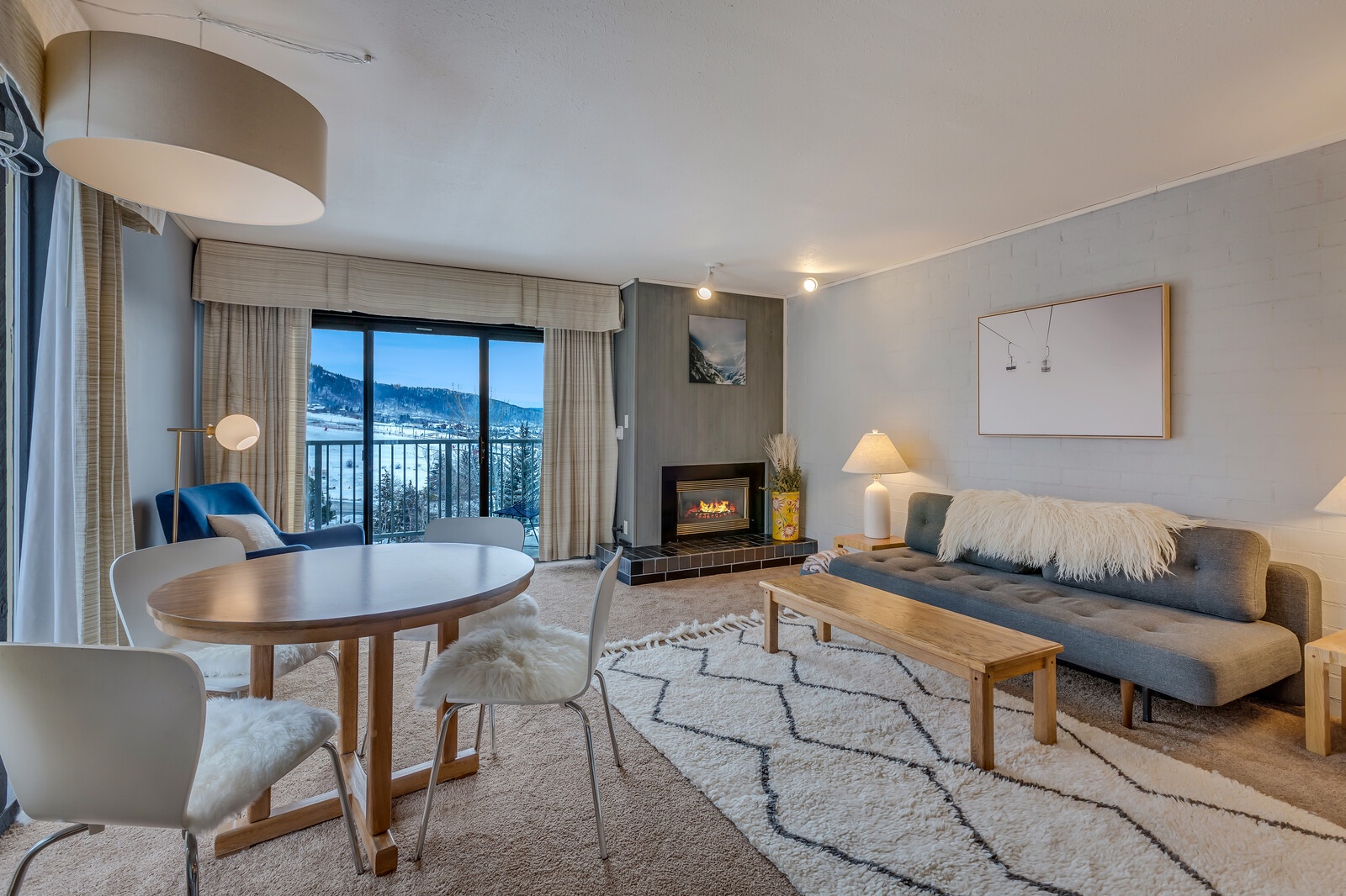 1047 Walk to Ski, Ski Slope Views 1BR, 1BA