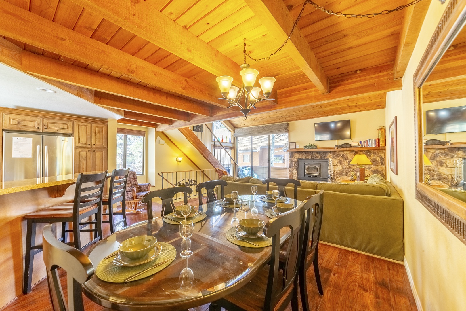 380 Mountain Townhome with Jacuzzi, Pool, Tennis Courts