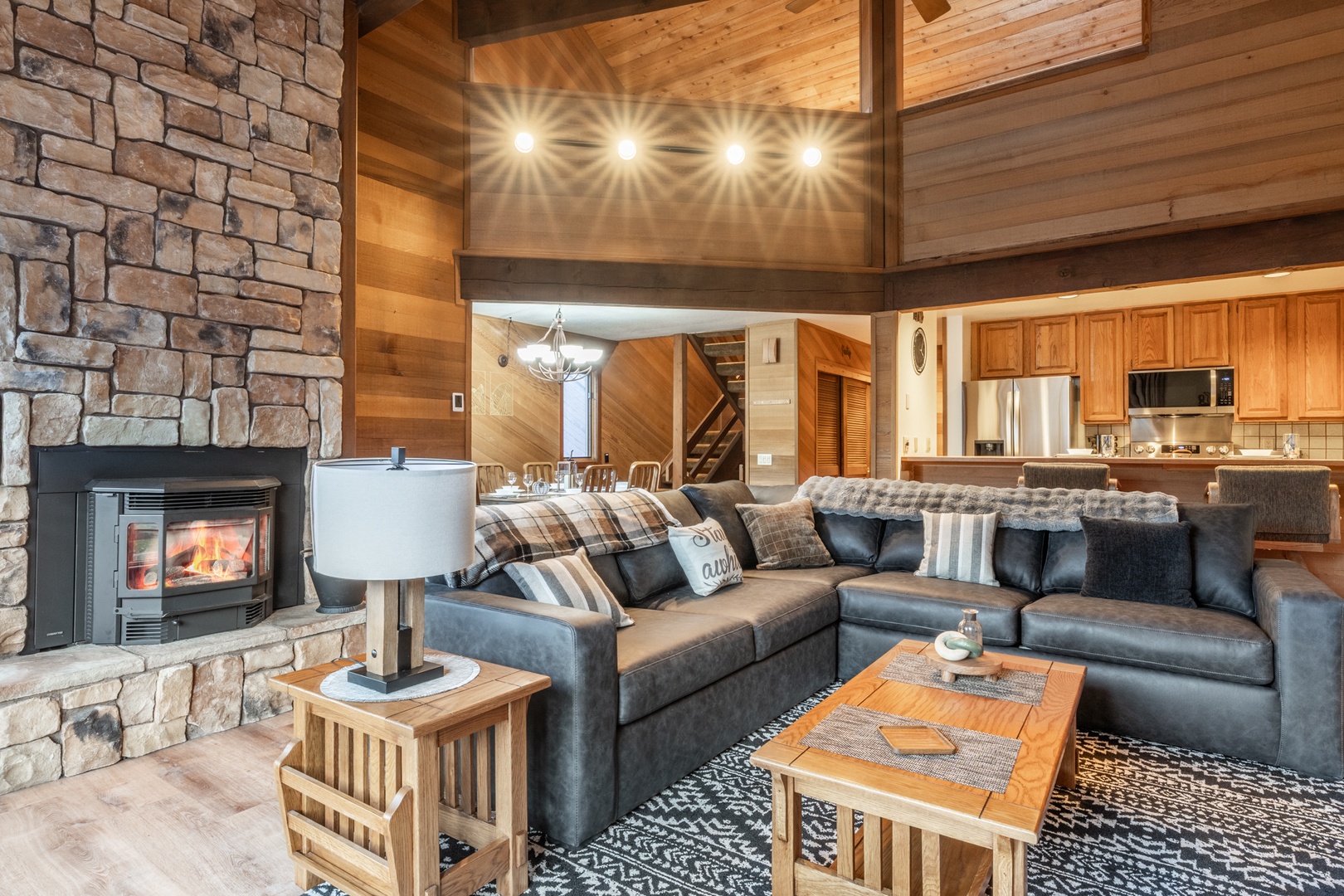 Mammoth Lakes condo managed  by nomadness rentals listing #639