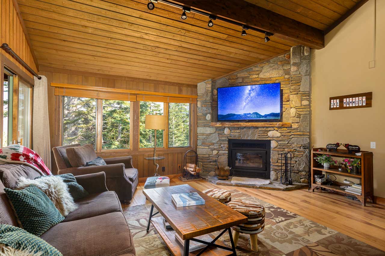 315 Walk to Ski & Village, Breathtaking Views Condo, Pool & Spa