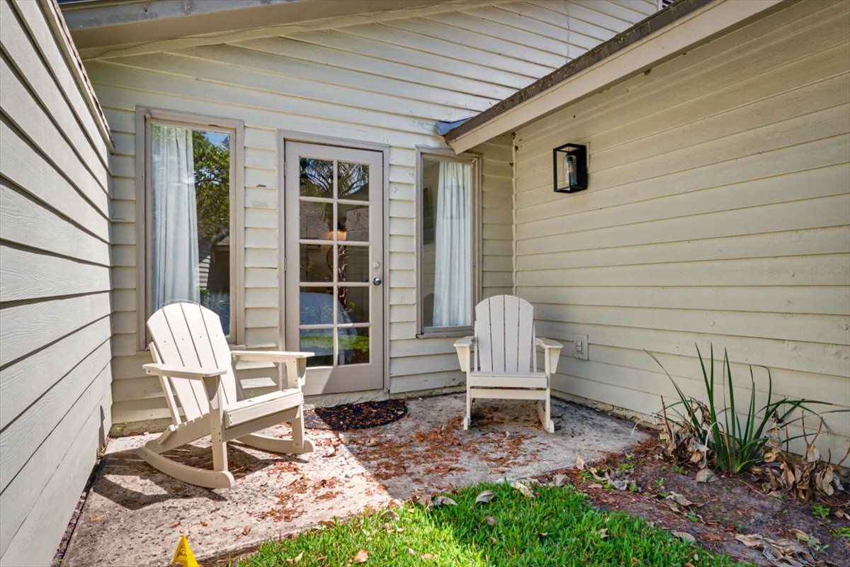 Your private entrance welcomes you with charming Adirondack chairs where you can sip morning coffee and watch the day begin.