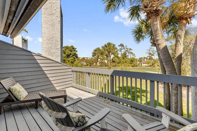 Second floor balcony off of bedroom 1