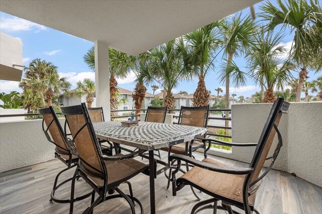 Covered porch with dining area