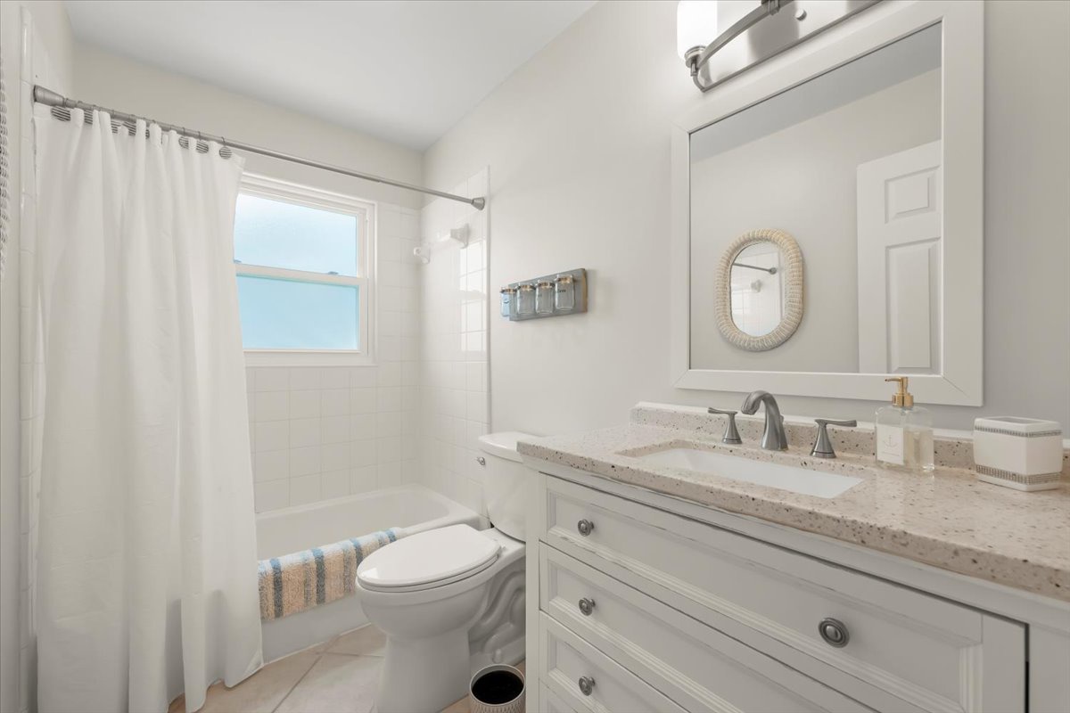 guest bathroom shower tub combo