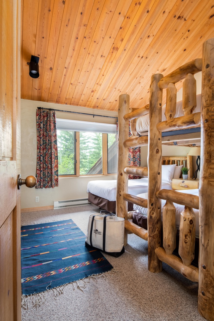 Guest Bedroom with a Twin bed and a Twin Bunk Bed